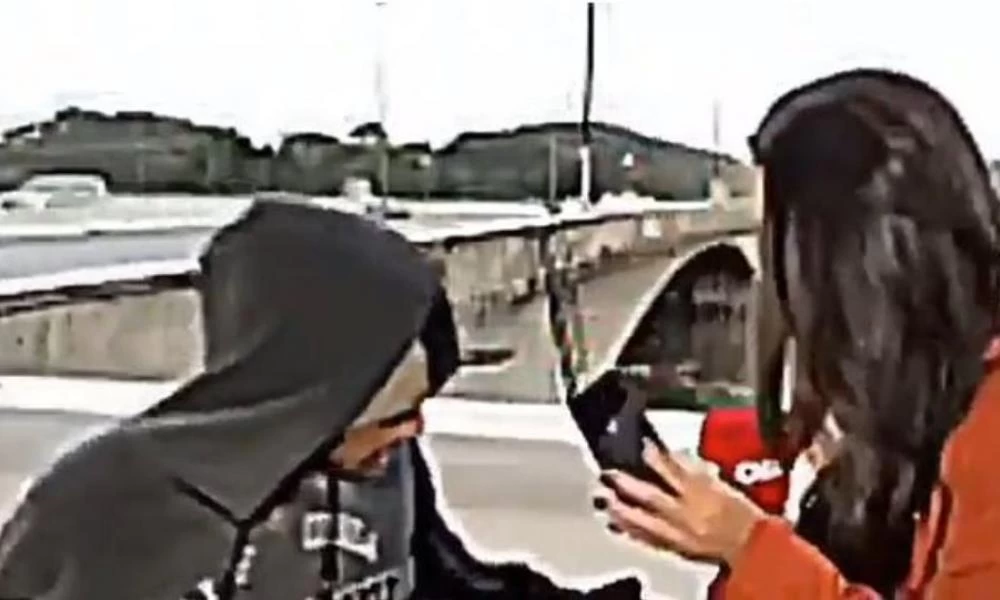 Δημοσιογράφος του CNN έπεσε θύμα ληστείας σε ζωντανή μετάδοση (βίντεο)